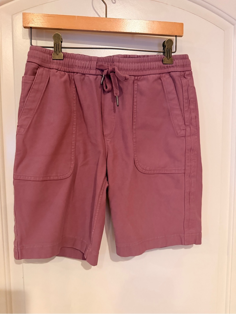 Athleta Farallon Bermuda draw string shorts pink size small EUC